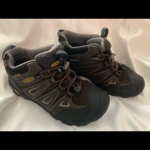 Keen Boots Size 2